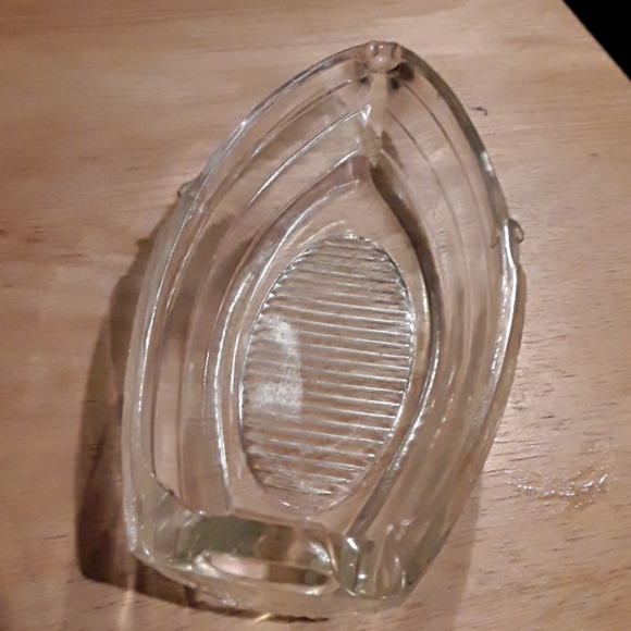 CIGARETTE ASHTRAYS Other - VINTAGE GLASS BOAT ASHTRAY.